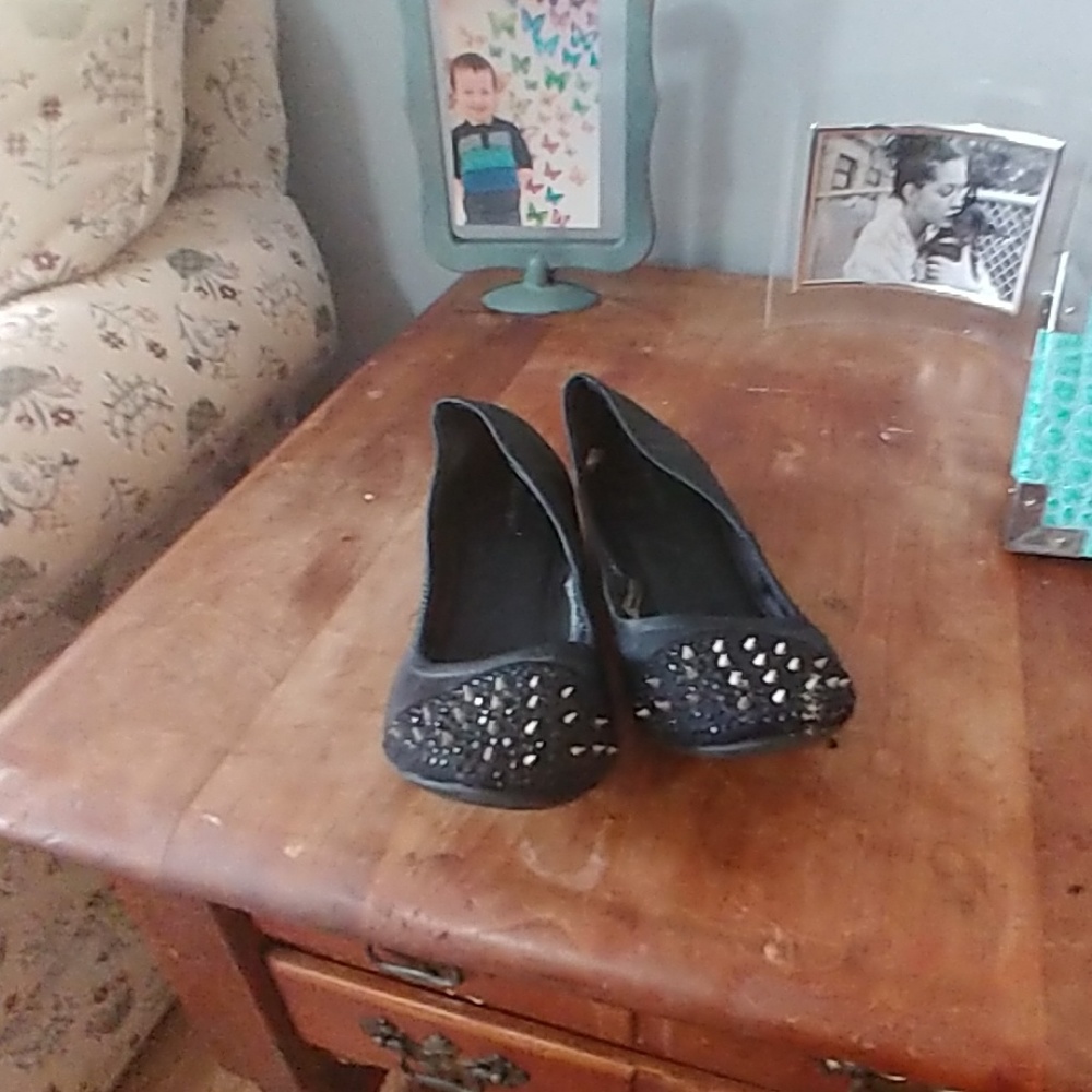 Flat shoes